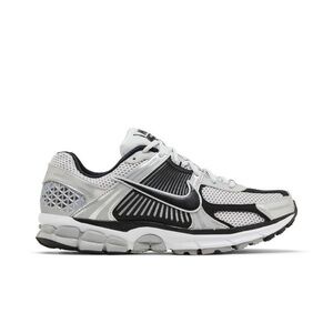 NEW IN BOX Air Zoom Vomero 5 Metallic Silver/Black